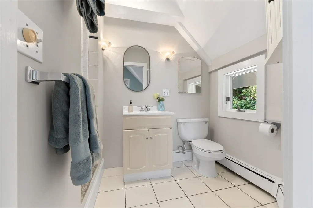 Photo of 6 Pew Ave