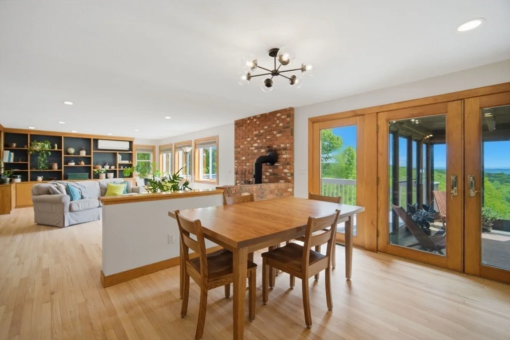Photo of 48 Birch Bluff Rd