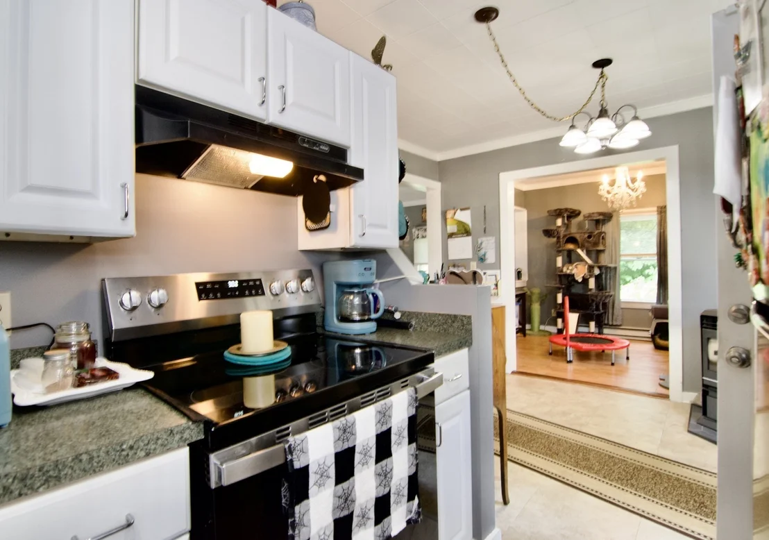 Photo of 35 Thayer Ave