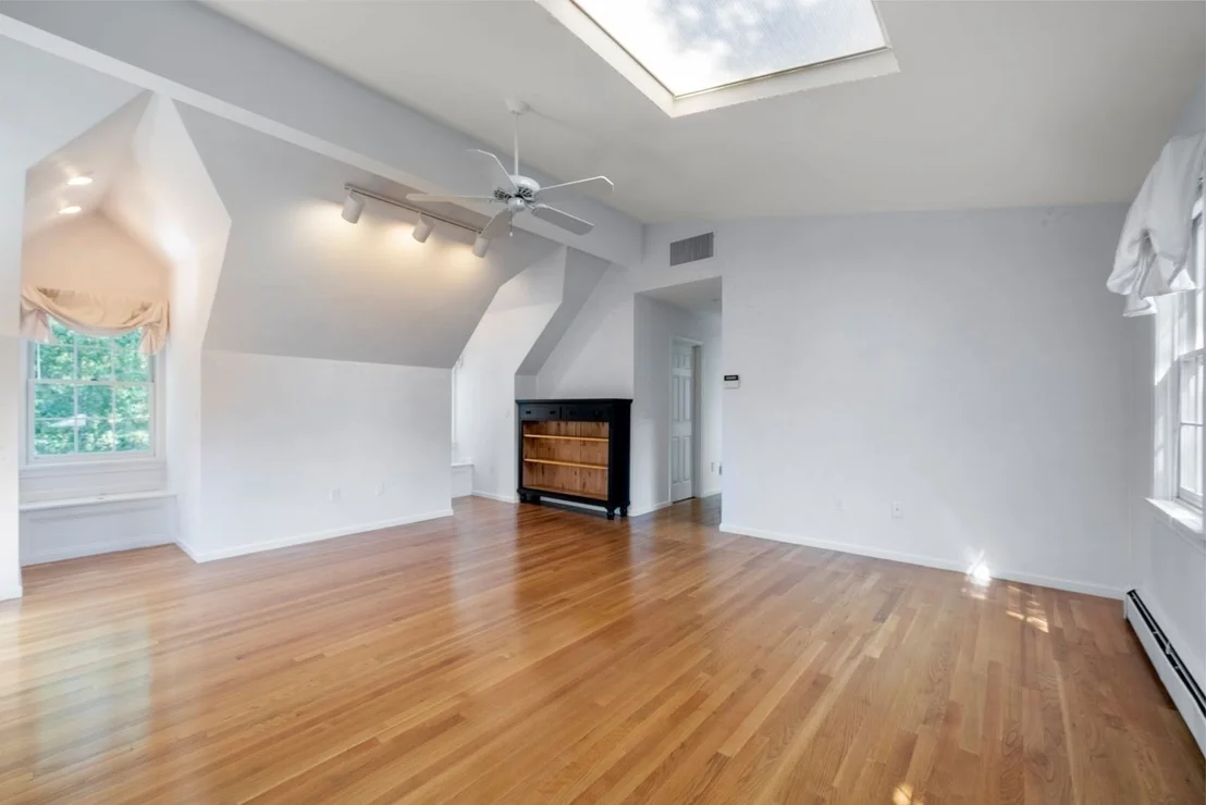 Photo of 14 Powder House Cir