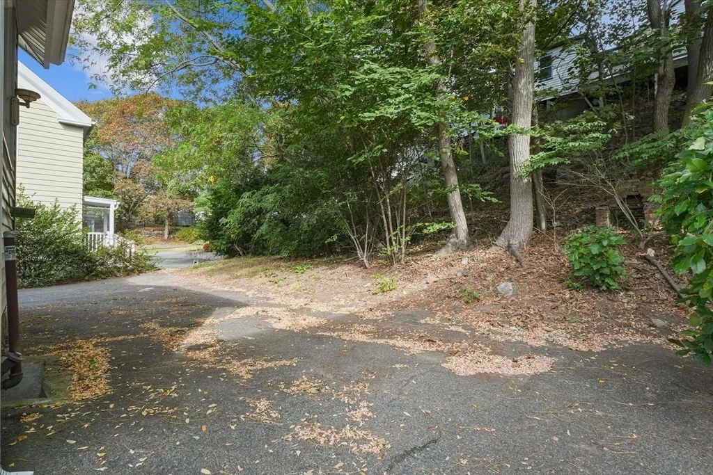 Photo of 335 Lincoln Ave