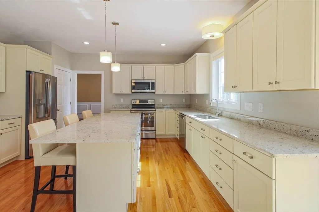 Photo of 102 Kennedy Cir