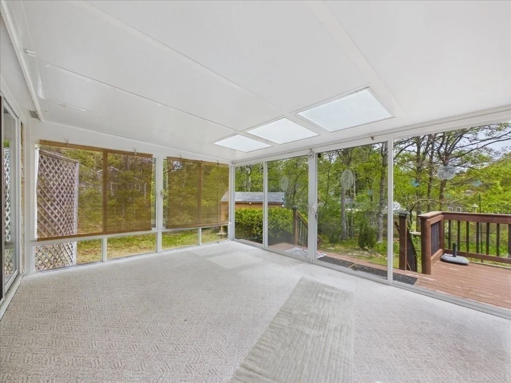 Photo of 40 Bennets Neck Dr