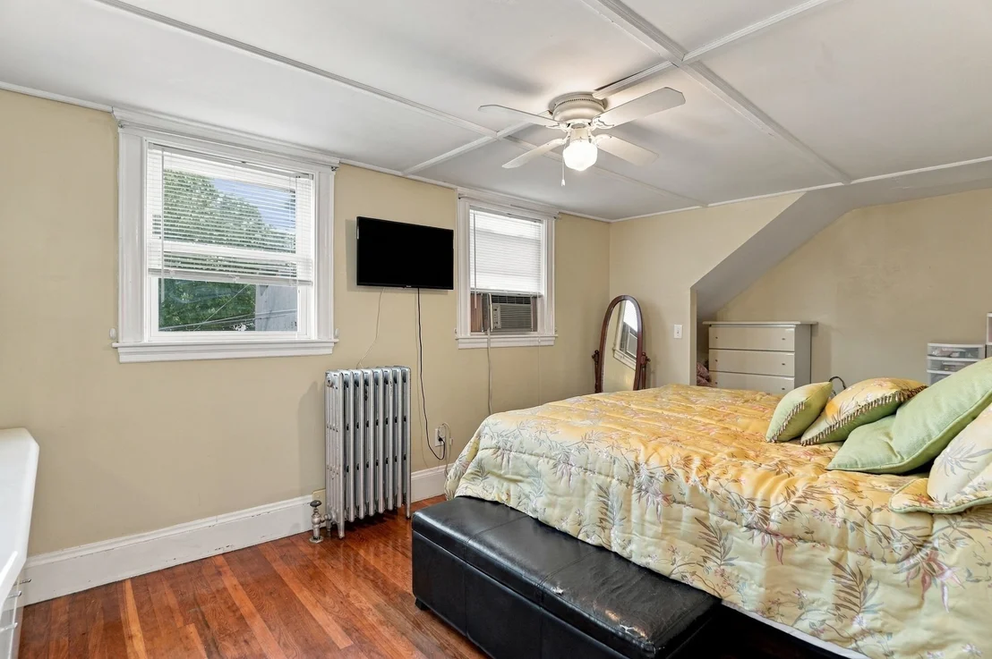 Photo of 7 Geneva Avenue