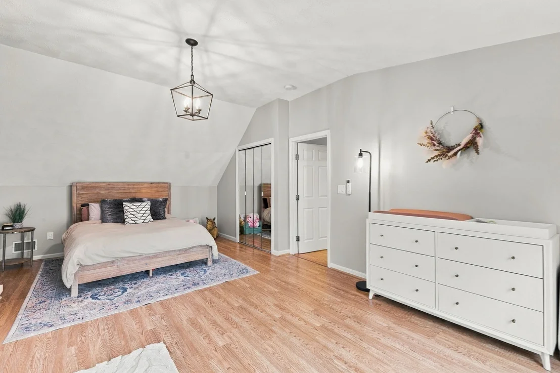 Photo of 59 Colonial Ave