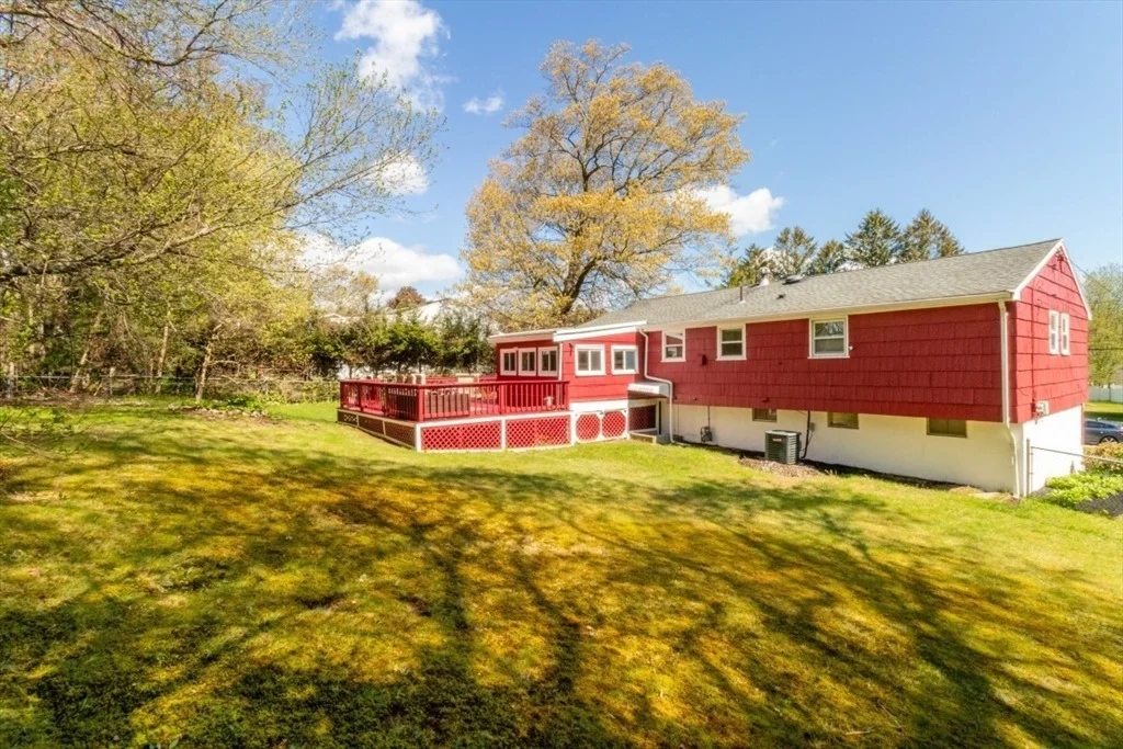 Photo of 89 Fernandez Cir