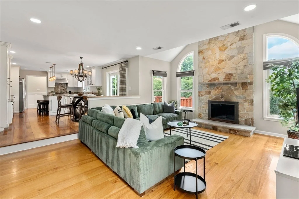 Photo of 35 Whitney Avenue