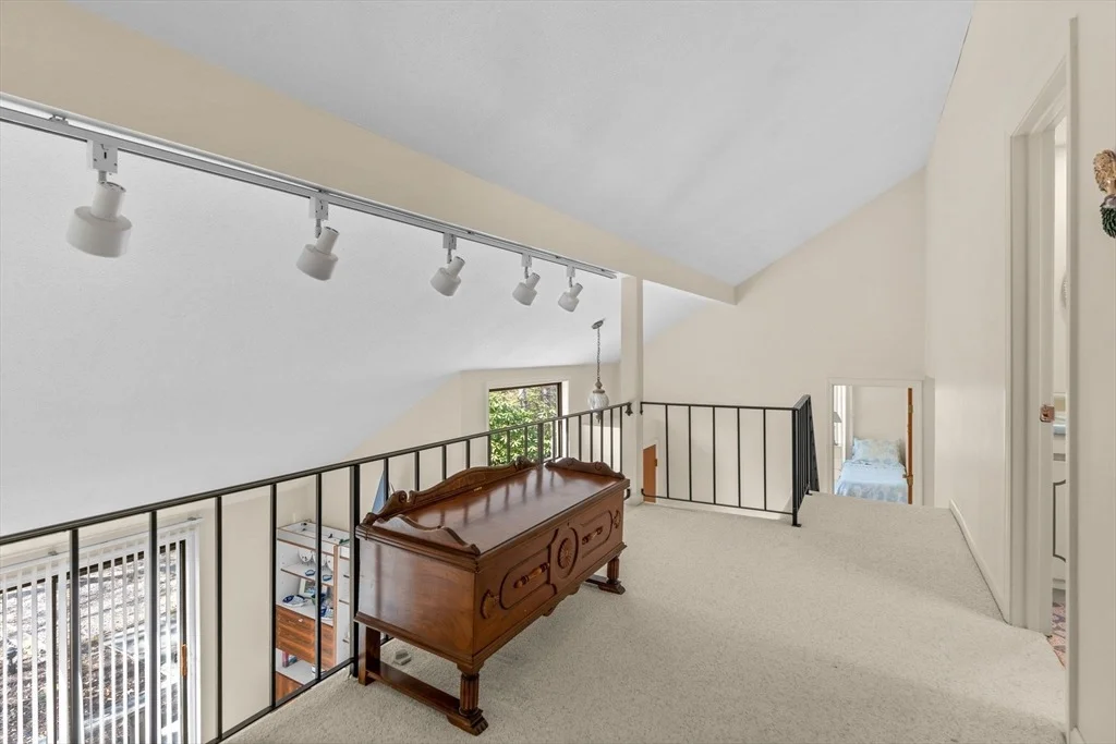 Photo of 213 Fells Pond Rd
