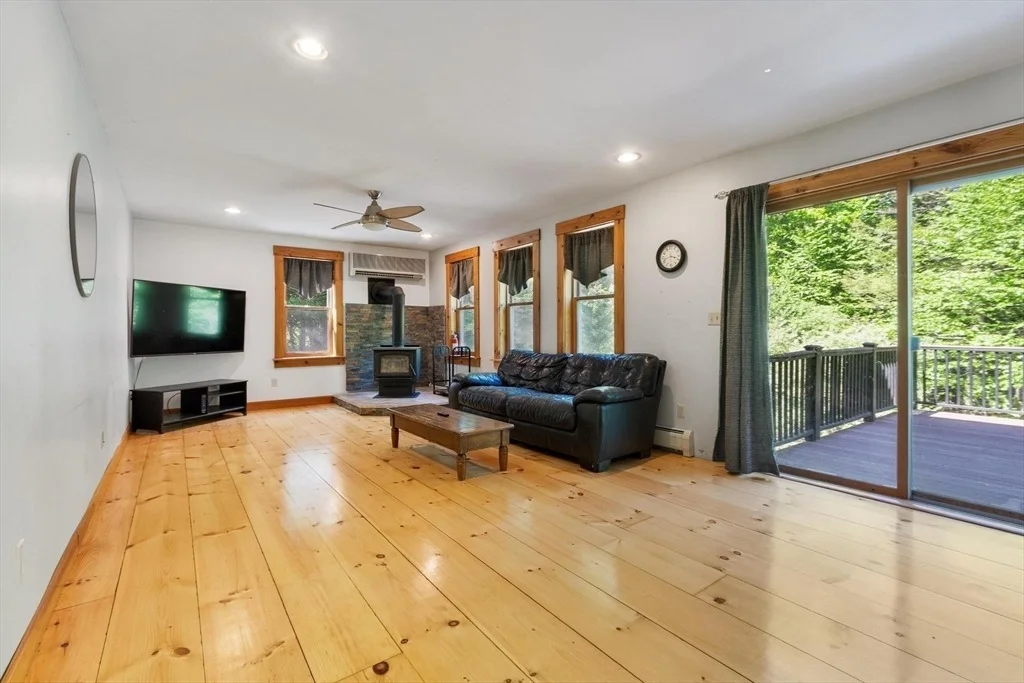 Photo of 1132 Doe Valley Rd