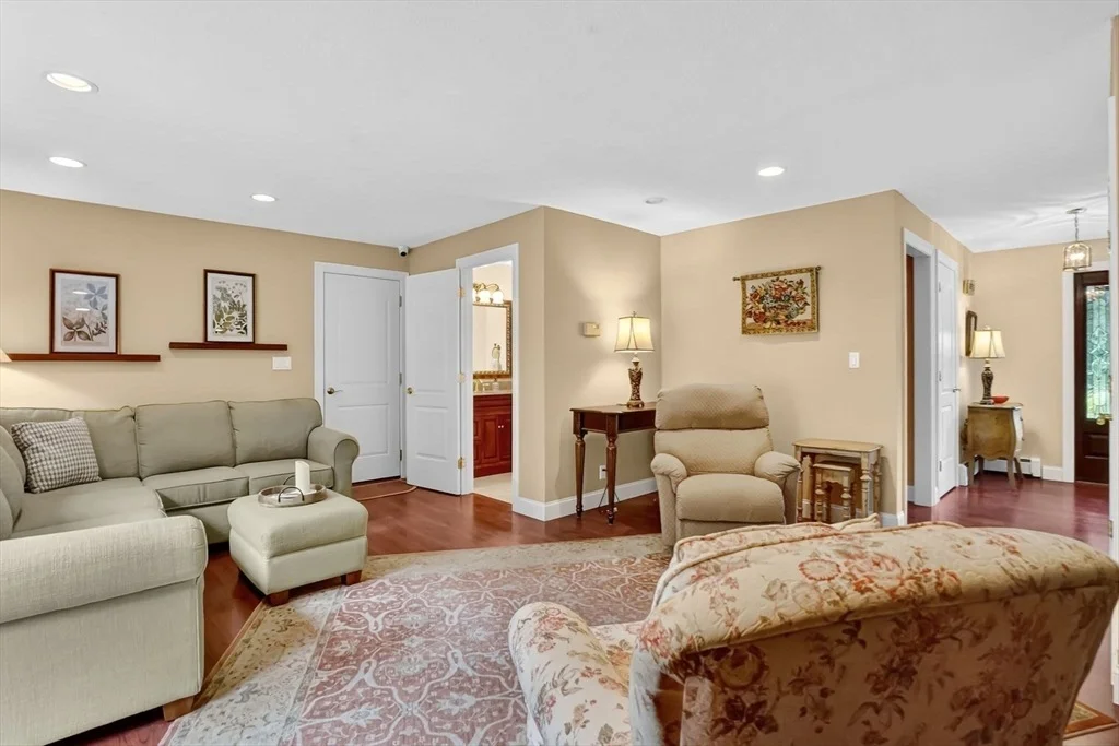 Photo of 10 Forest St