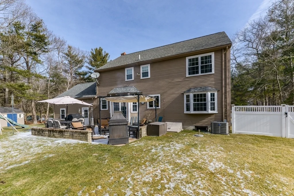 Photo of 19 N White Pine Ln