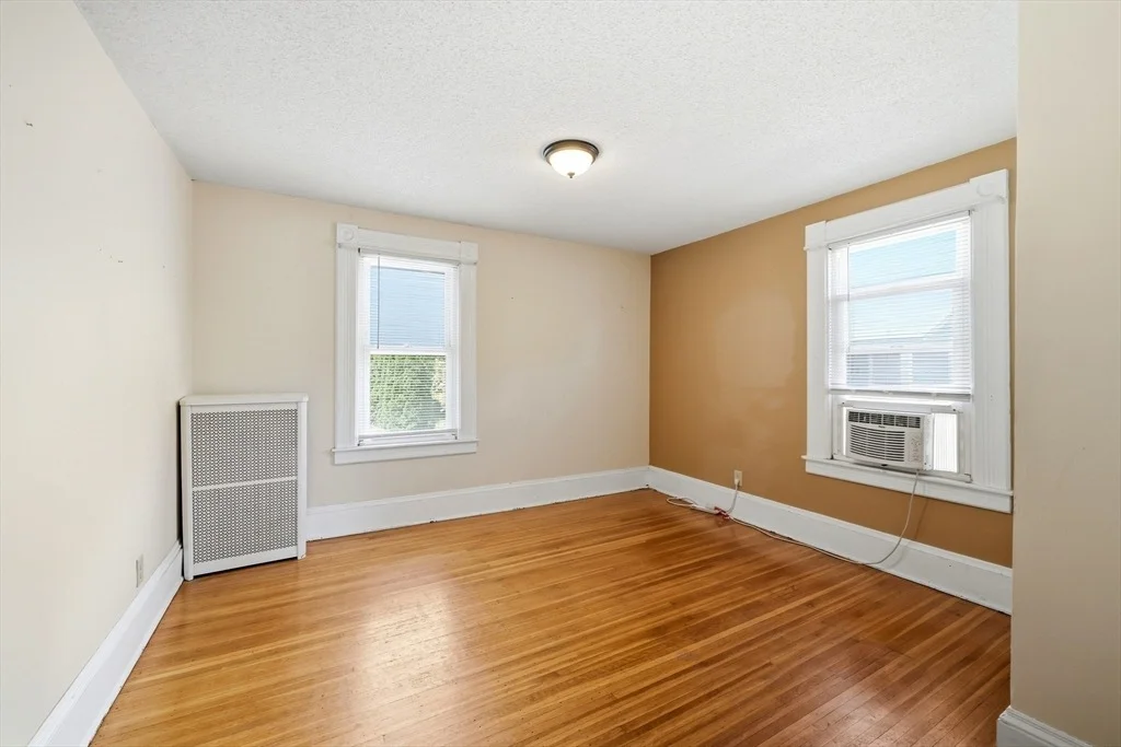 Photo of 105 Pine St