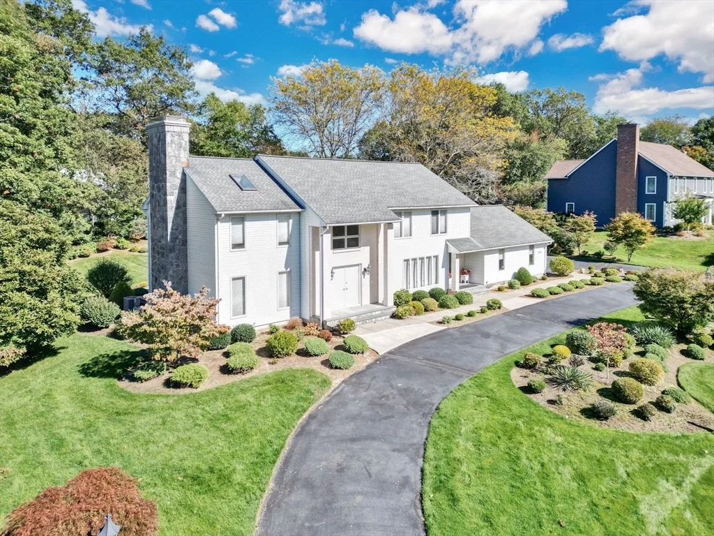 Photo of 202 Williamsburg Dr