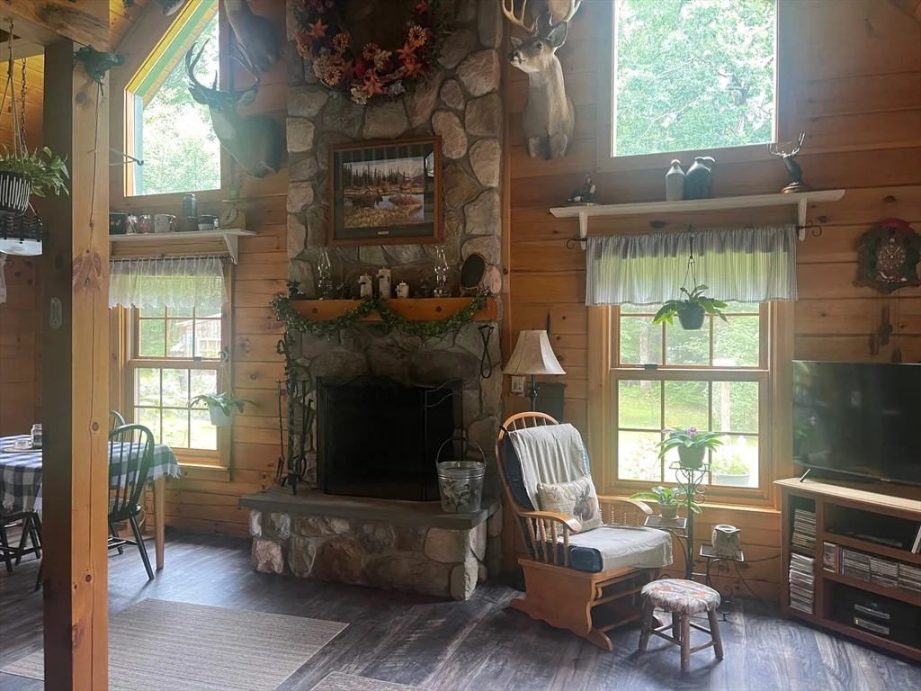 Photo of 149 Nichewaug Rd