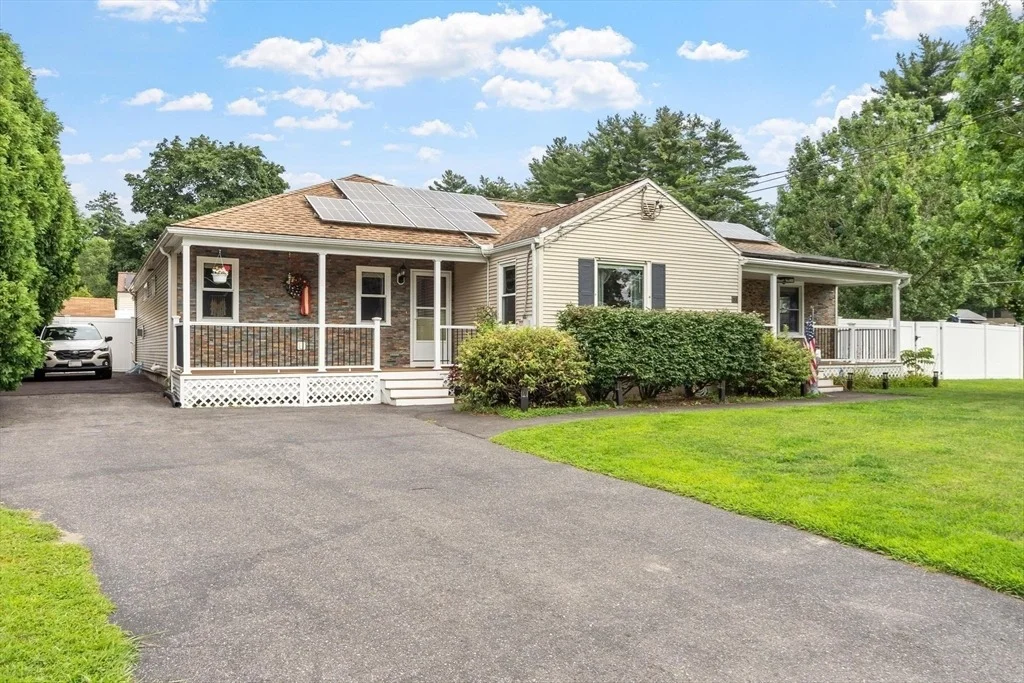 Photo of 15 Pinebrook Dr