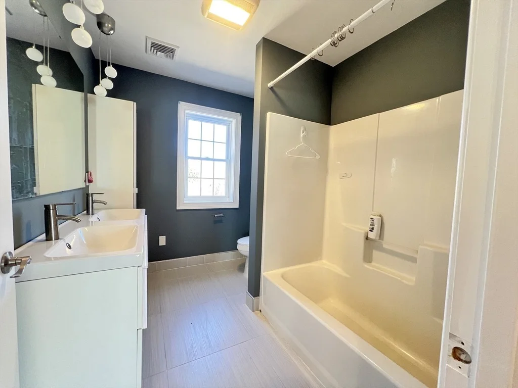 Photo of 465 Montgomery Rd
