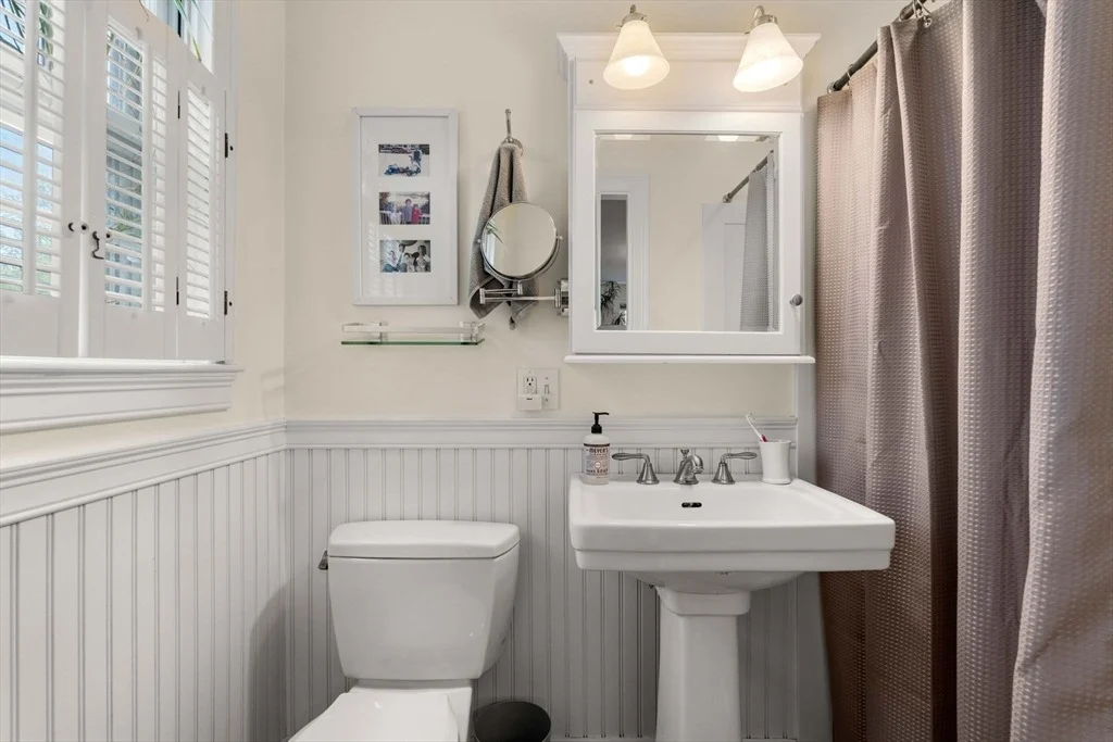 Photo of 23 Sevinor Rd