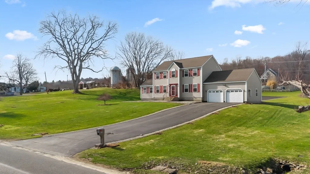 Photo of 30 Old West Warren Rd