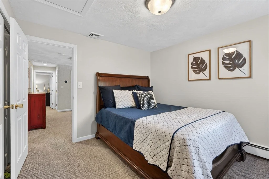 Photo of 28 Algonquin Ave