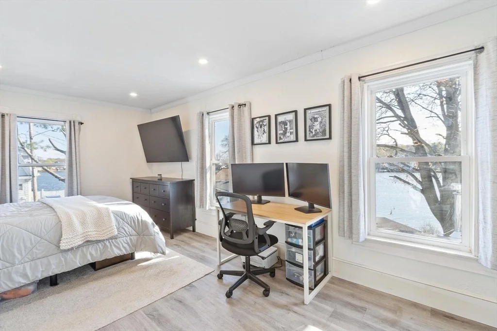 Photo of 10 Lake View Pl