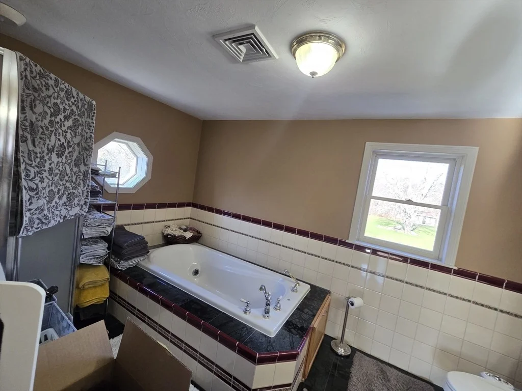 Photo of 162 Sutton Ave