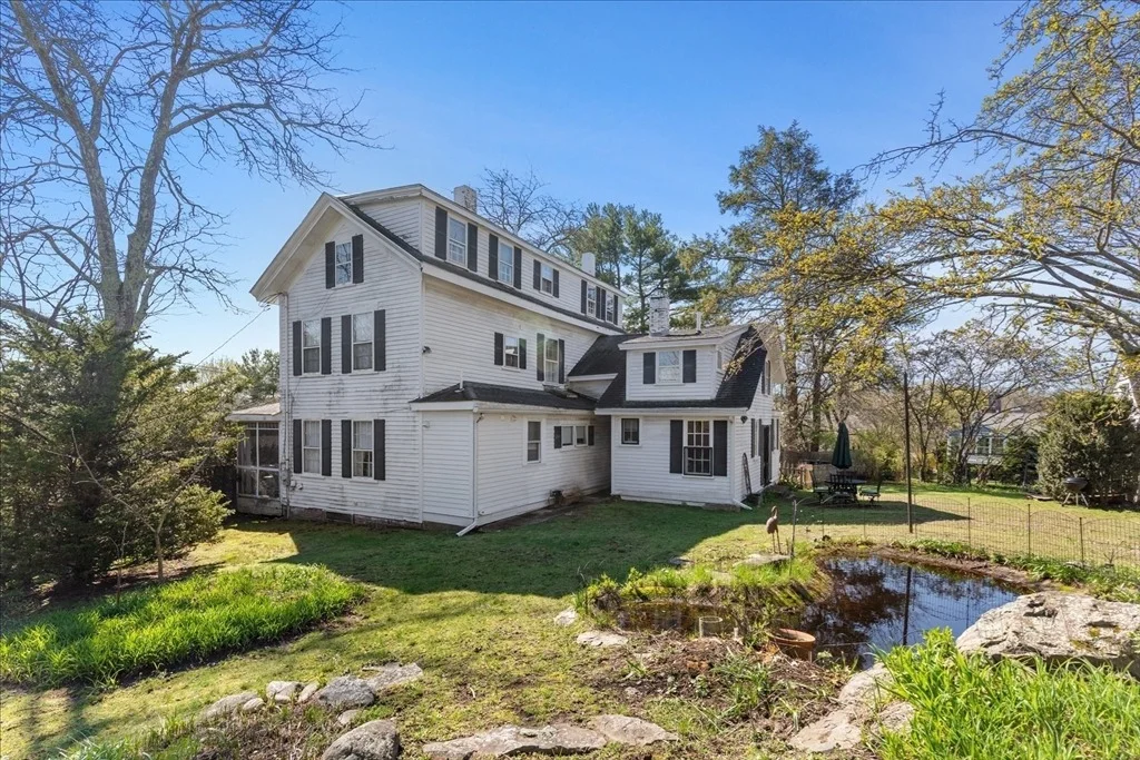 Photo of 1069 Central Ave