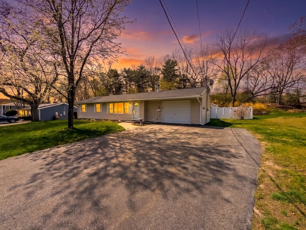 Photo of 14 Myrna Rd