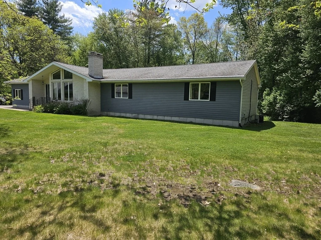 Photo of 80 Elizabeth Dr