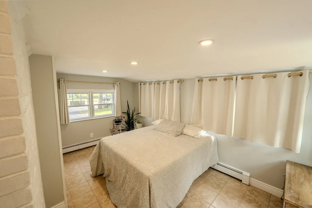 Photo of 40 Oneida Ave