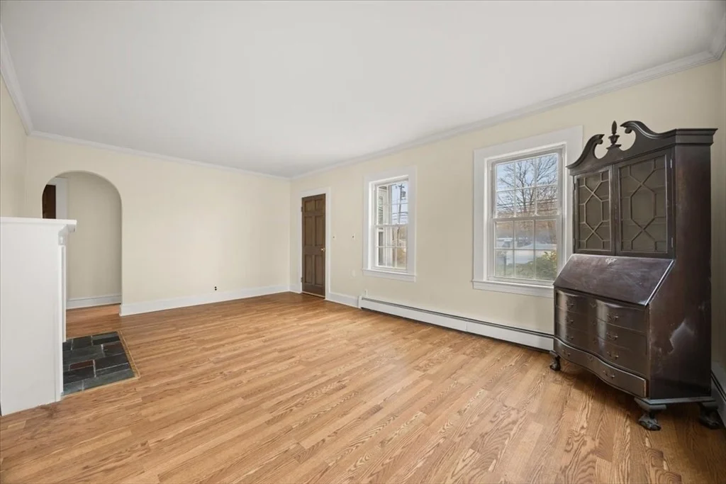 Photo of 1553 Broadway