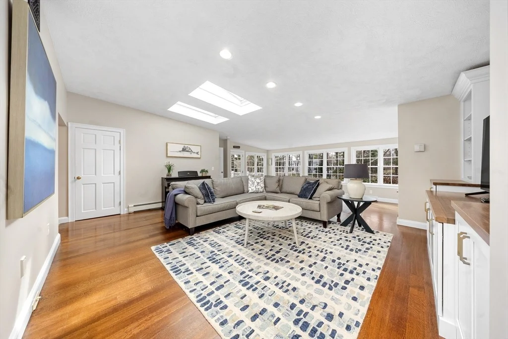 Photo of 7 Spring Ln