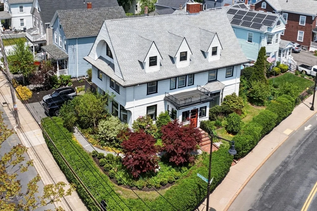 Photo of 1445 River St
