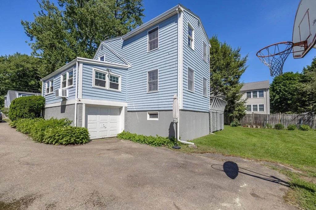 Photo of 42 Hawthorn Ave