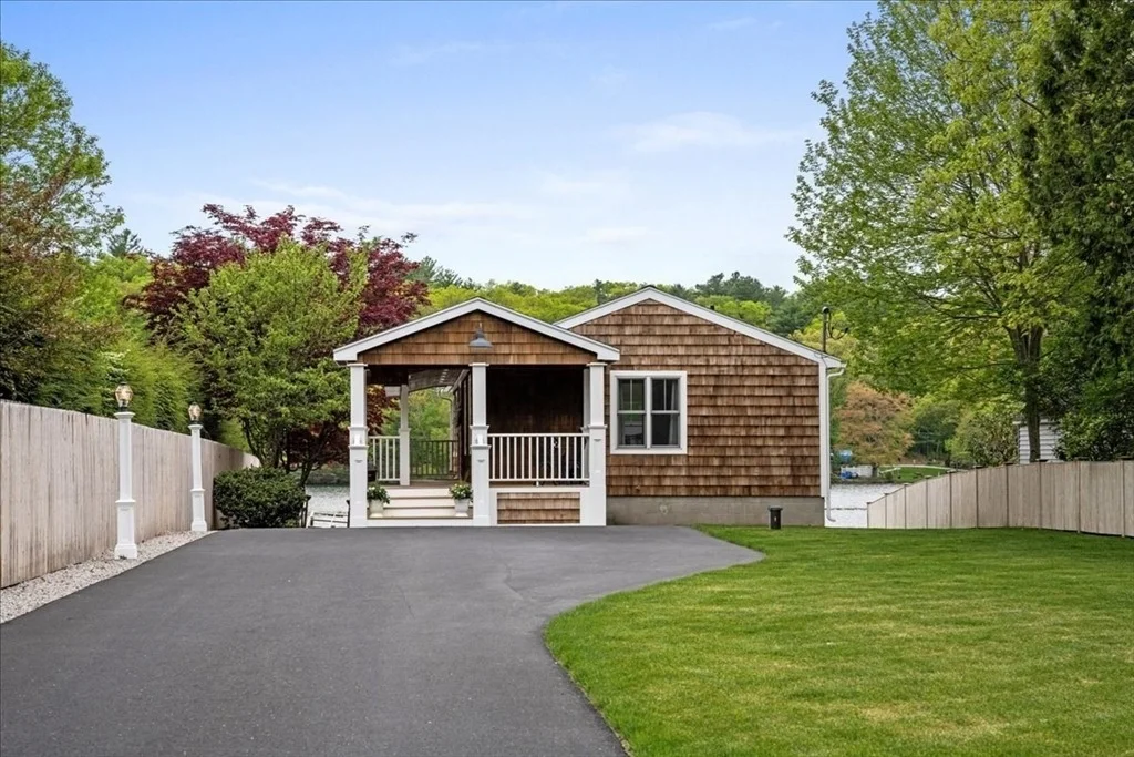Photo of 166 Klondike Road