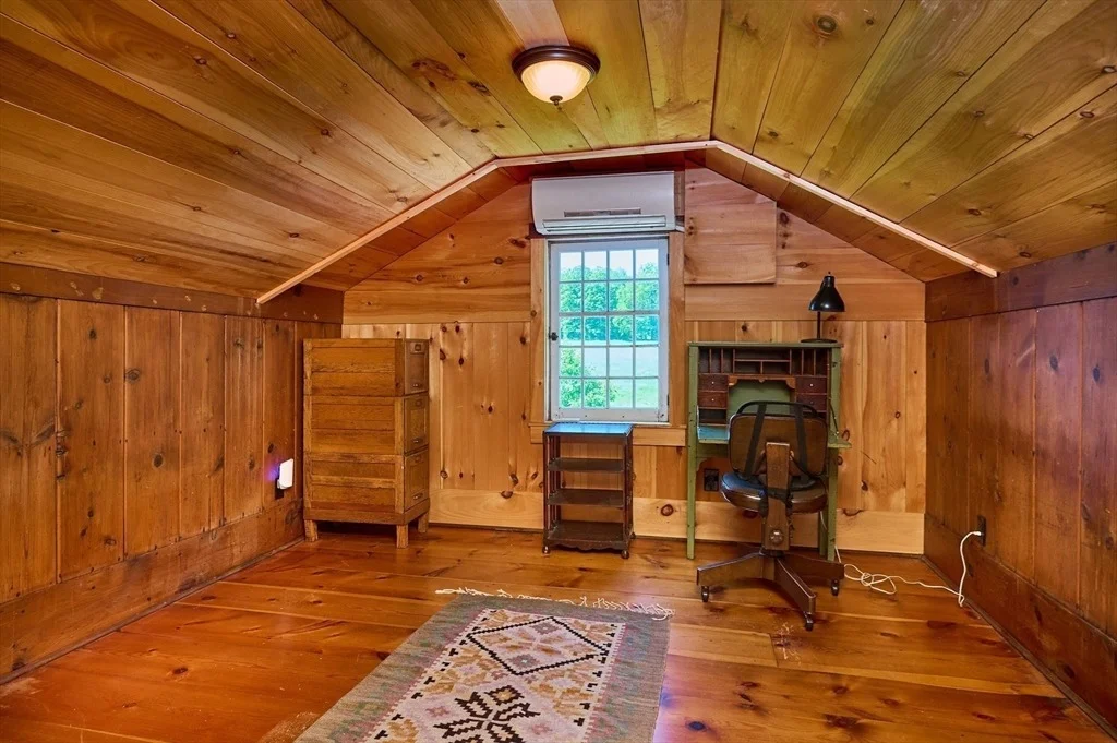Photo of 40 Whately Glen Road