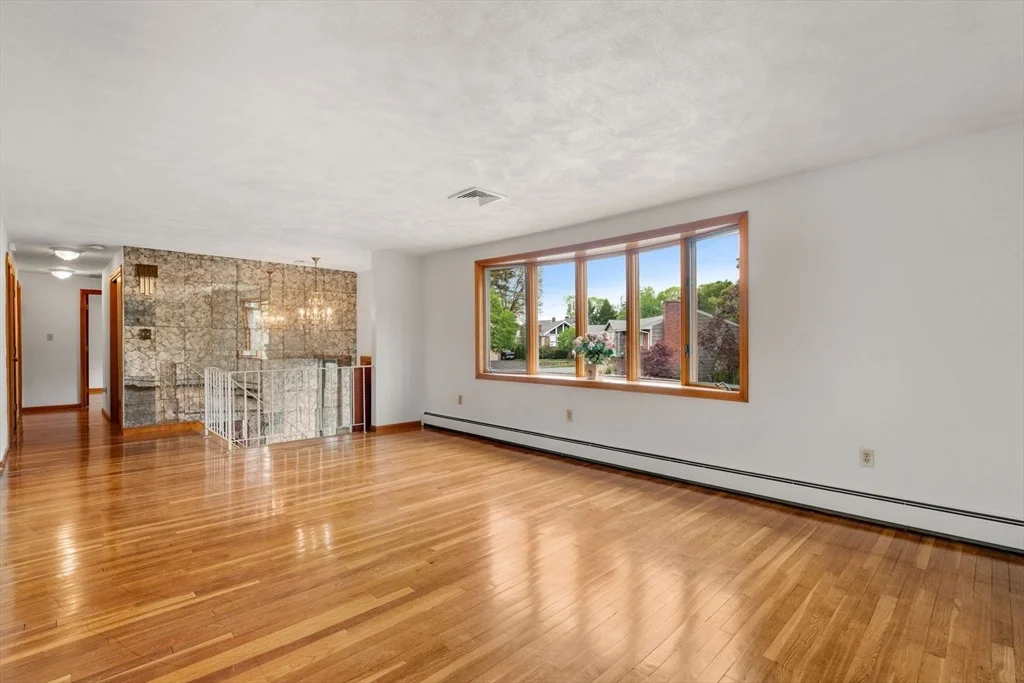 Photo of 16 Fieldstone Dr