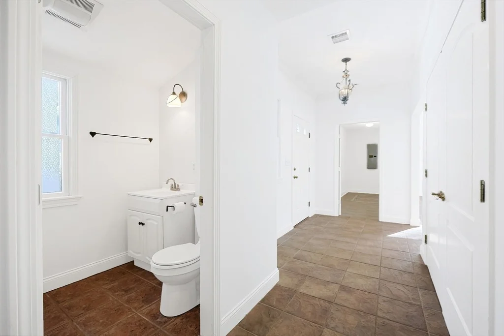 Photo of 7 Cottage Dr