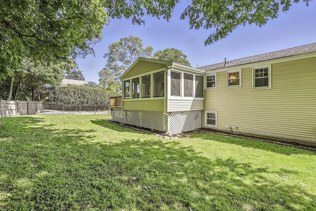 Photo of 10 Diantonio Dr