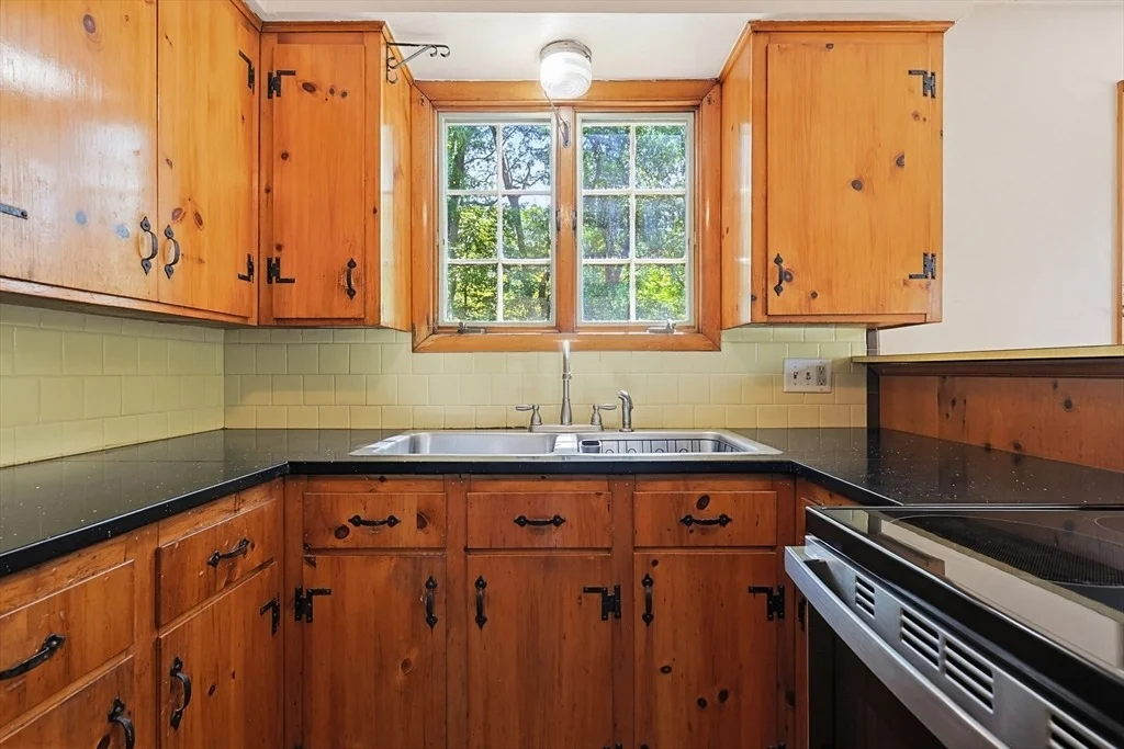 Photo of 5 Robin Hood Dr.