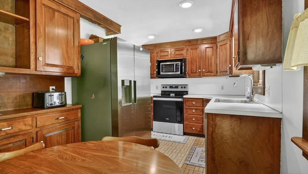 Photo of 31 Shaker Rd