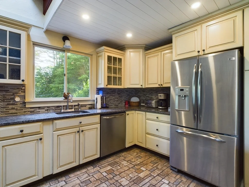 Photo of 62 Winnetuxet Road
