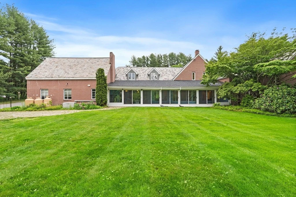 Photo of 1 Knollwood Dr