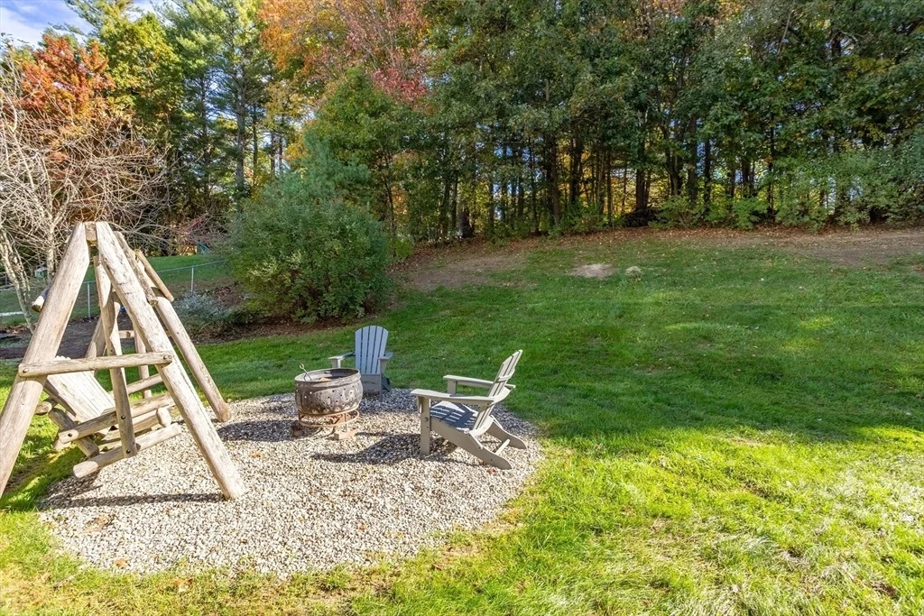 Photo of 44 Beach Point Rd