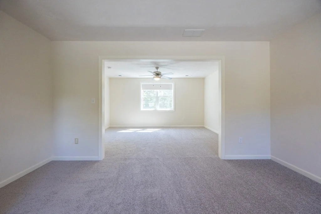 Photo of 11 Willow Brook Ln