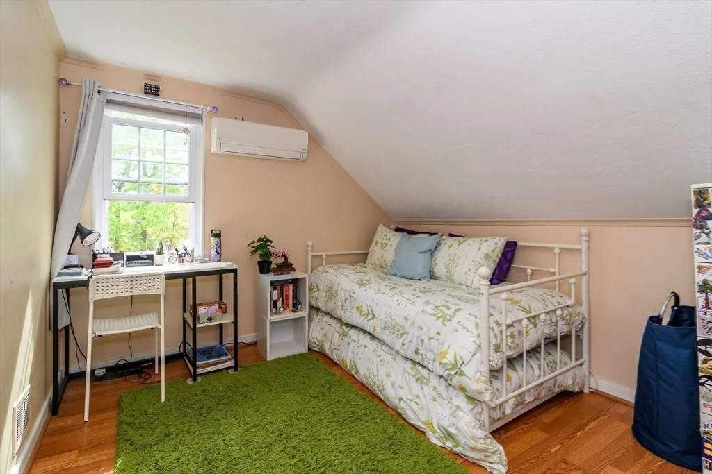 Photo of 288 Bacon St