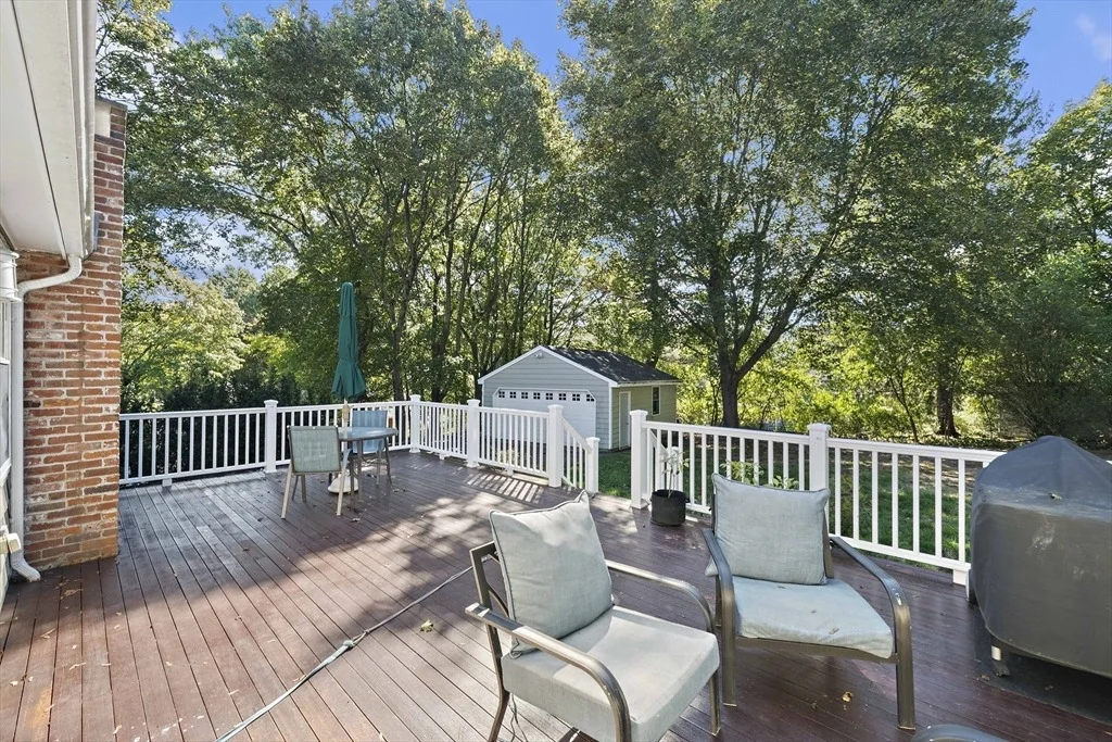 Photo of 10 Newhall Rd