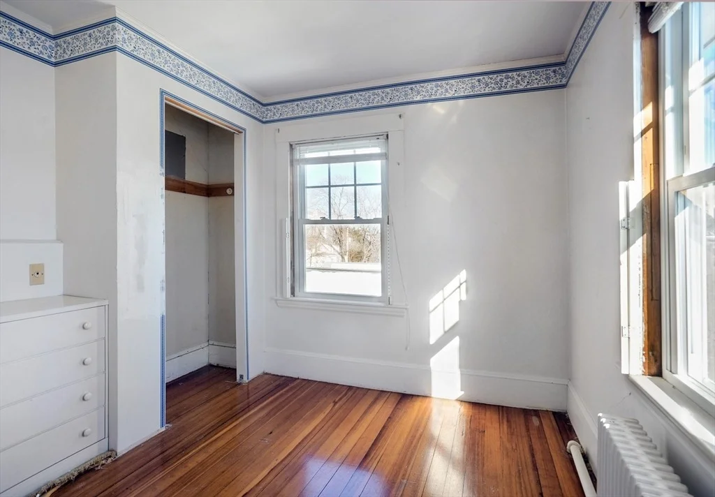 Photo of 18 Valley Beach Ave