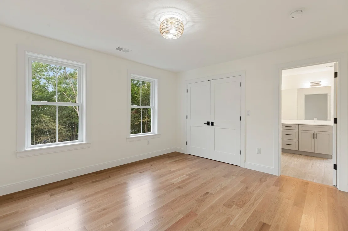 Photo of 472 Summer Avenue