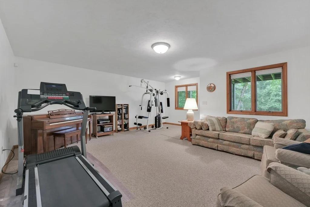 Photo of 54 Shoreline Dr