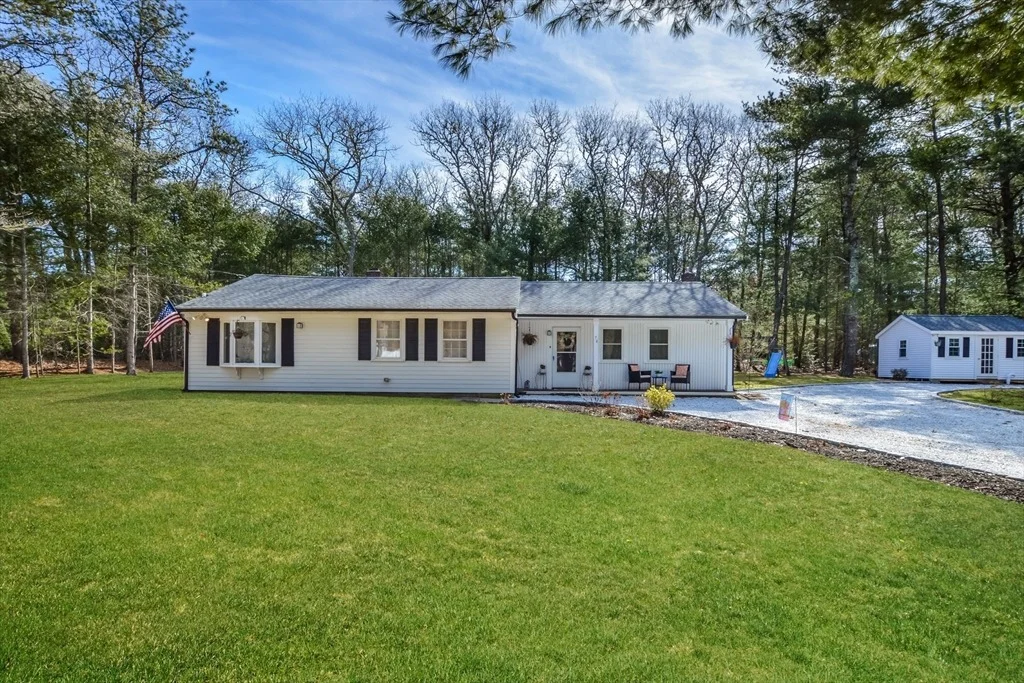 Photo of 74 Degrass Rd